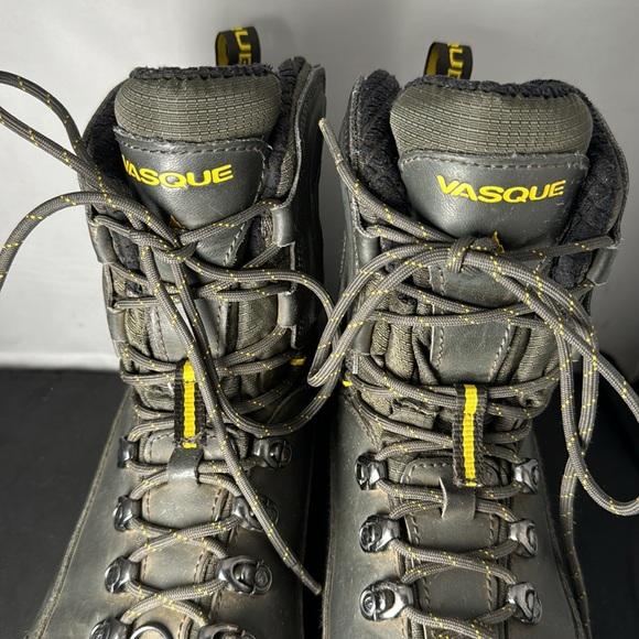 Vasque SnowBurban UltraDry Winter Boot - Mens size 8 M
Style 7804 waterproof - Picture 4 of 15